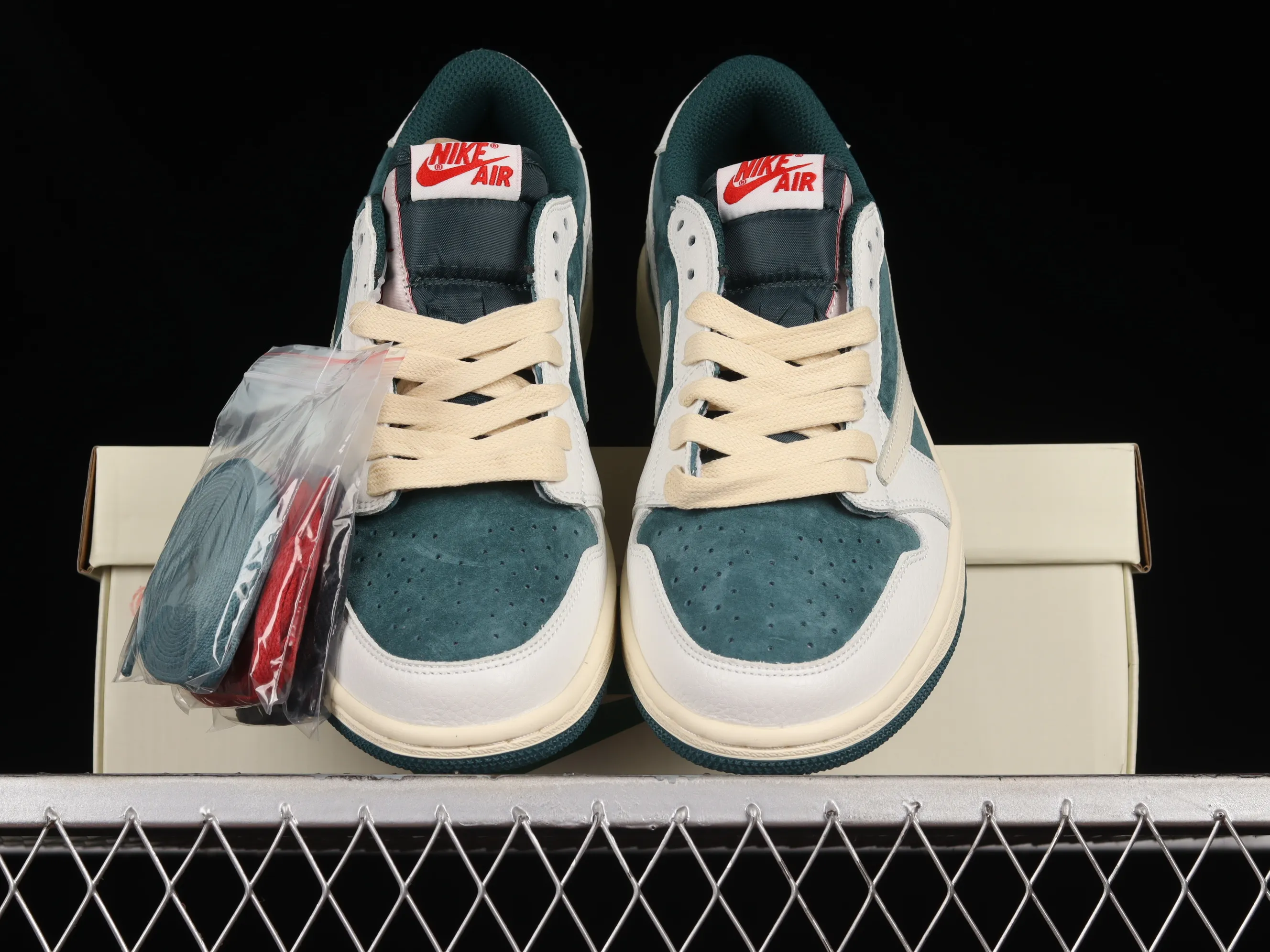 All Categories Air Jordan Jordan Series Basketball Shoes Air Jordan 1 Low Travis Scott x Air Jordan 1 Low AJ1 Joe 1 Overhead Low Basketball Shoes CQ4277-993